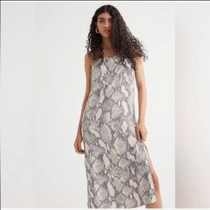 H&M Snake Print Maxi Dress Size Medium NWT